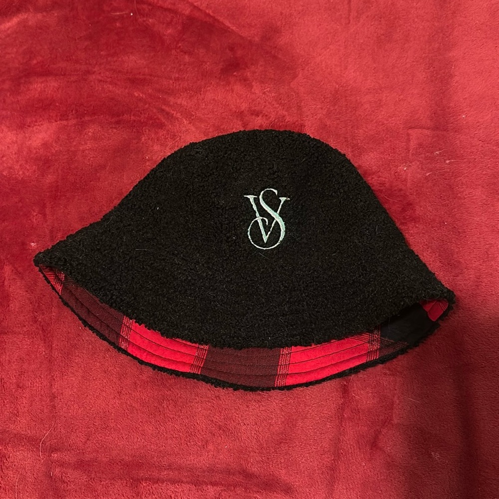 VS Pure Black Soft Teddy Fleece Red Buffalo Plaid Reversible Bucket Hat Cap